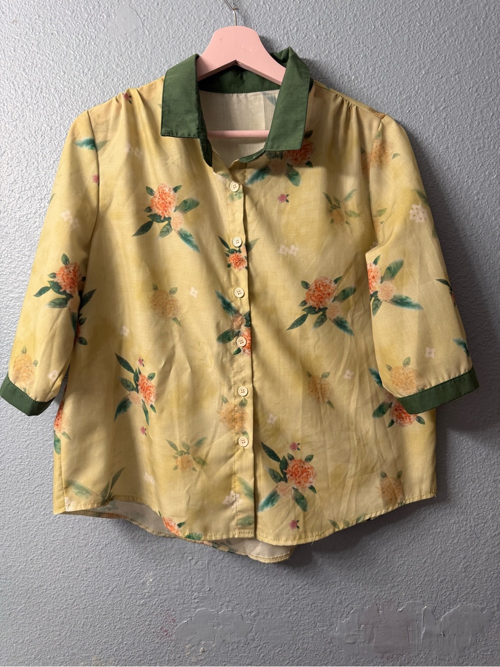 Woman’s Yellow Floral Button-Up Top with Green Trim